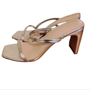 sandals size 10